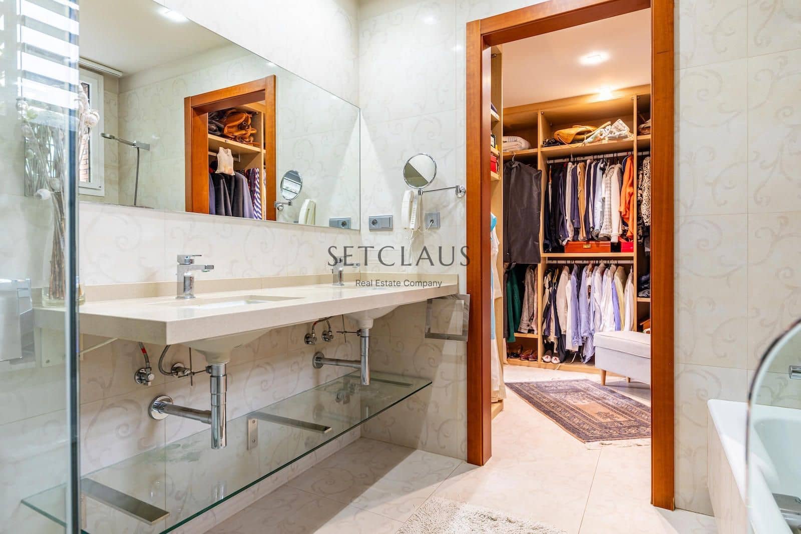 7 soverom Villa til salgs i Vallromanes med svømmebasseng garasje - € 1 900 000 (Ref: 8815055)