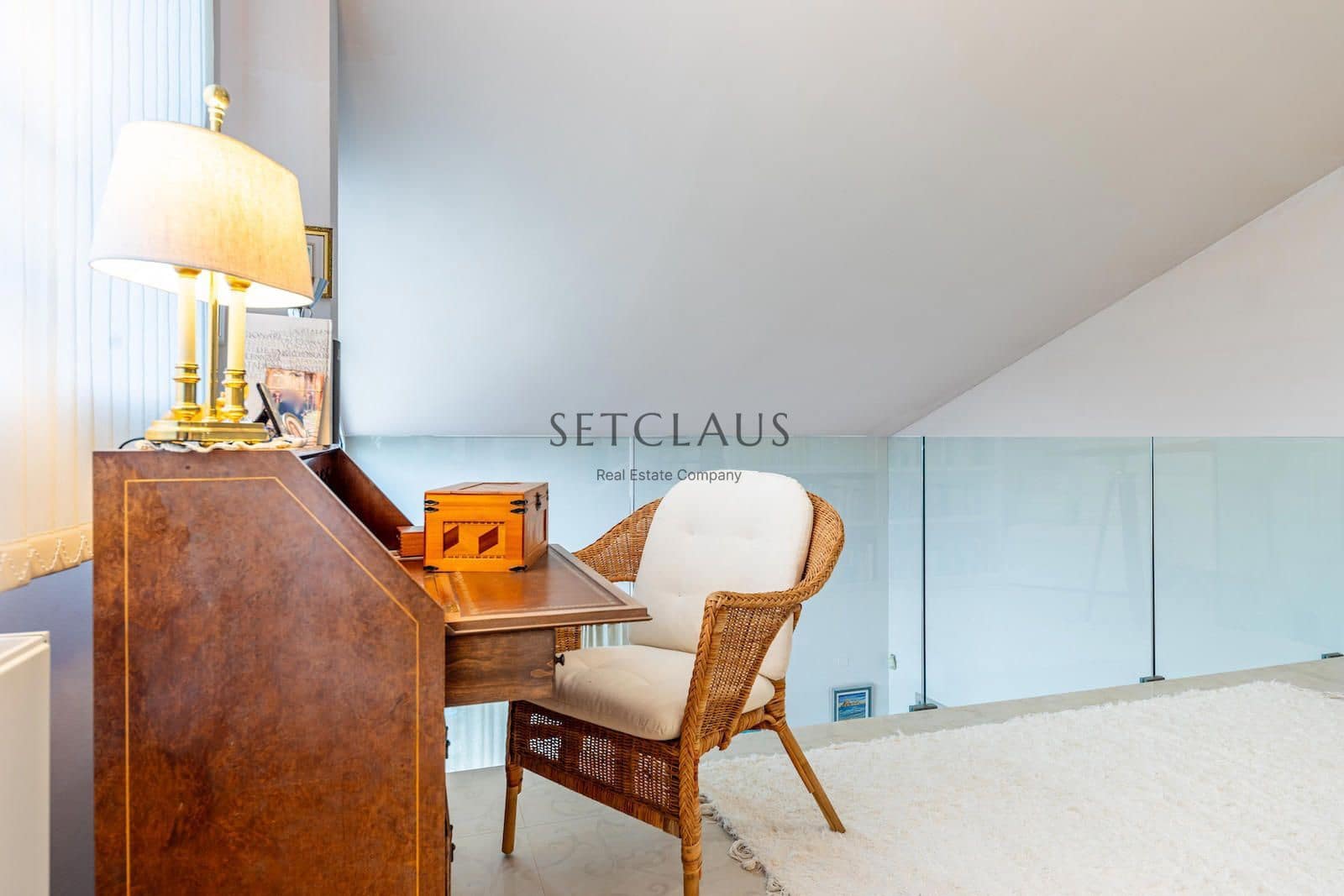 7 soverom Villa til salgs i Vallromanes med svømmebasseng garasje - € 1 900 000 (Ref: 8815055)