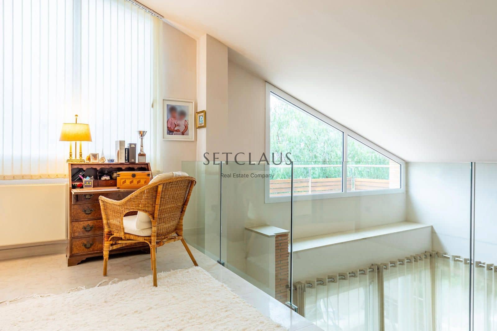 7 soverom Villa til salgs i Vallromanes med svømmebasseng garasje - € 1 900 000 (Ref: 8815055)