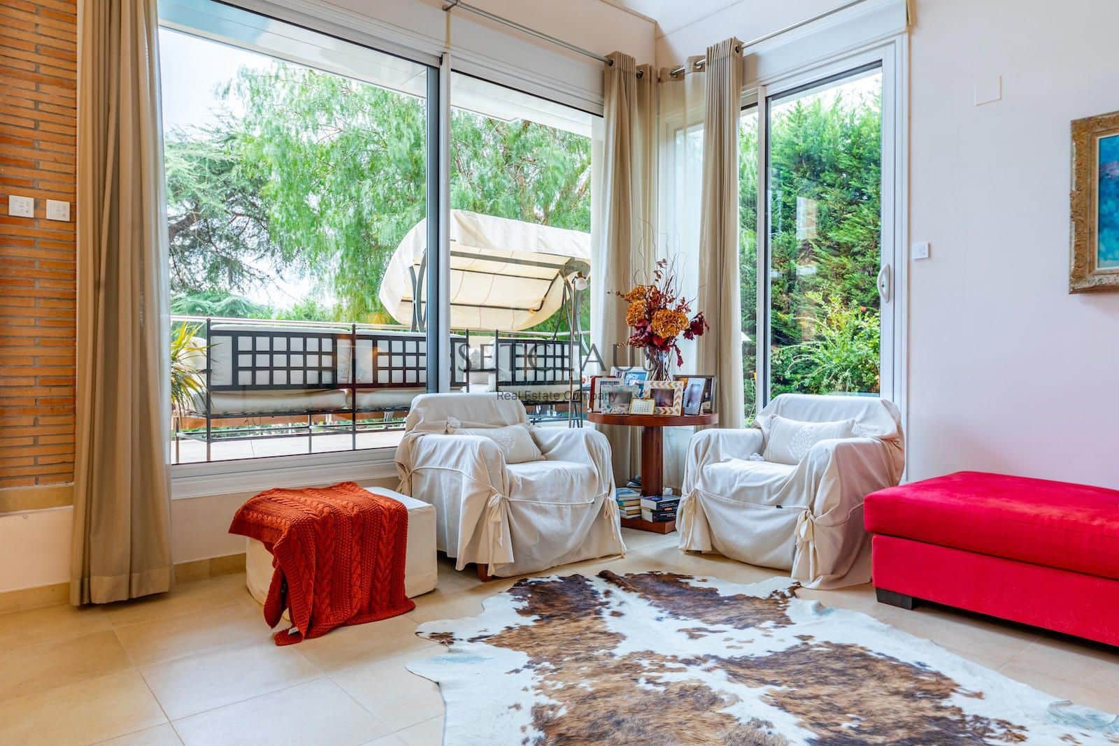 7 soverom Villa til salgs i Vallromanes med svømmebasseng garasje - € 1 900 000 (Ref: 8815055)