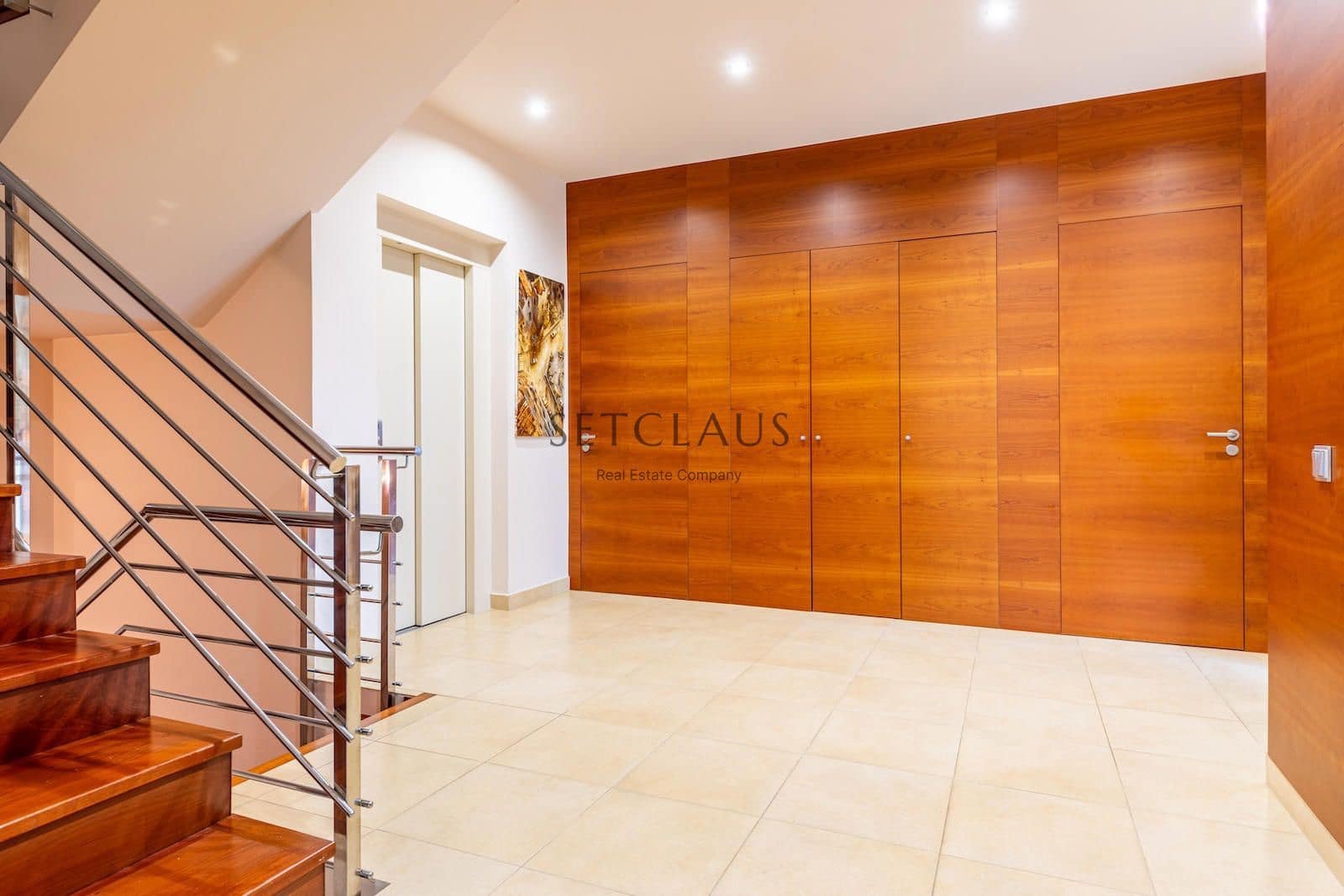 7 soverom Villa til salgs i Vallromanes med svømmebasseng garasje - € 1 900 000 (Ref: 8815055)