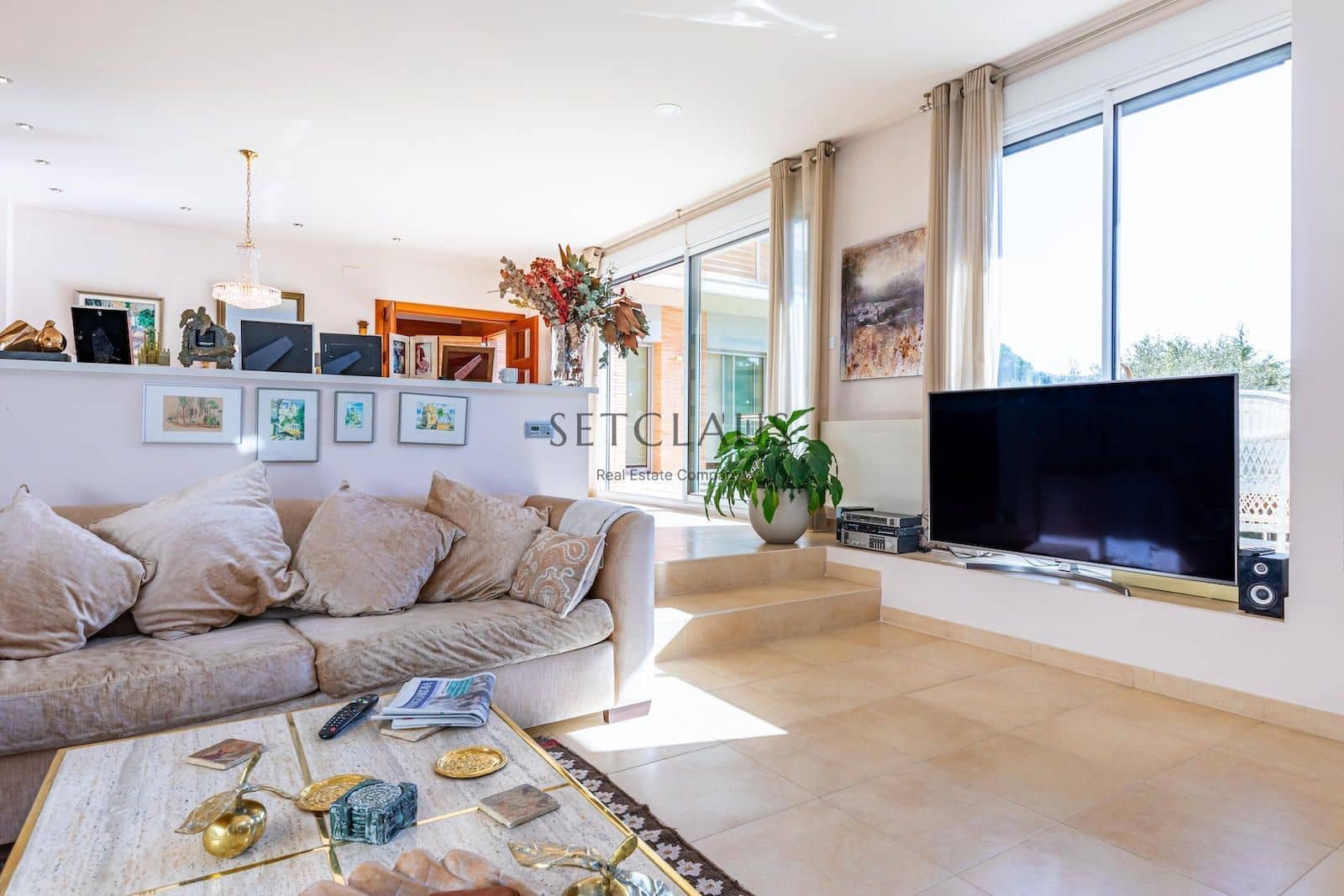 7 soverom Villa til salgs i Vallromanes med svømmebasseng garasje - € 1 900 000 (Ref: 8815055)