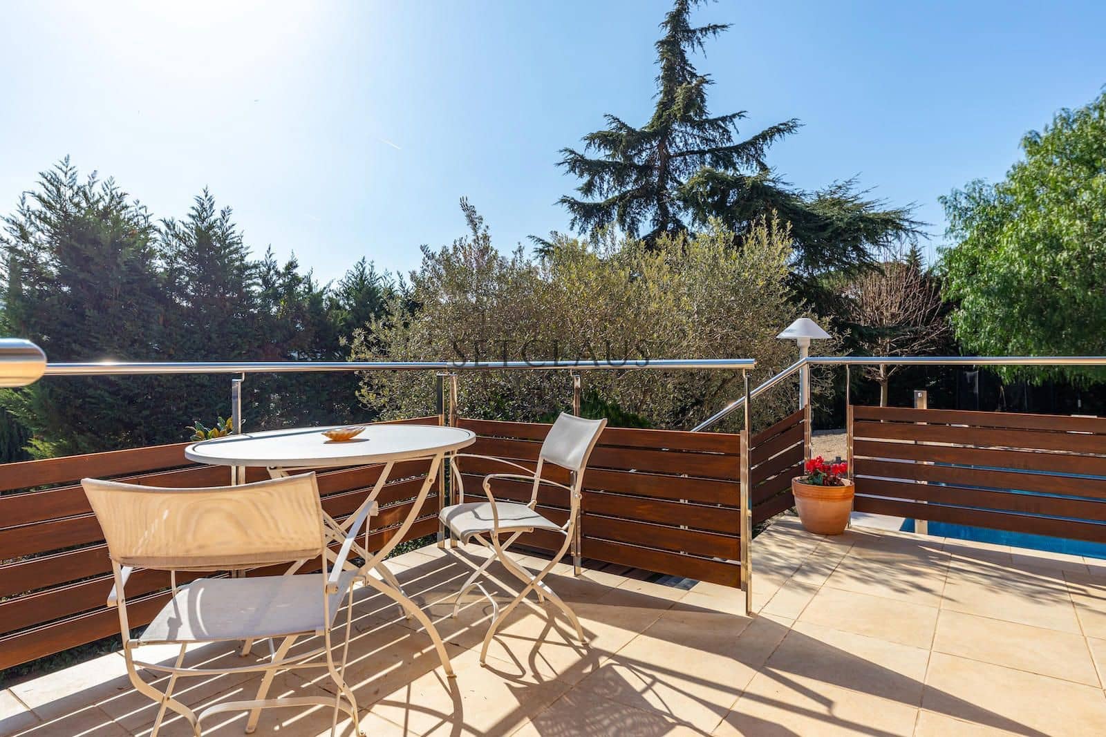 7 soverom Villa til salgs i Vallromanes med svømmebasseng garasje - € 1 900 000 (Ref: 8815055)