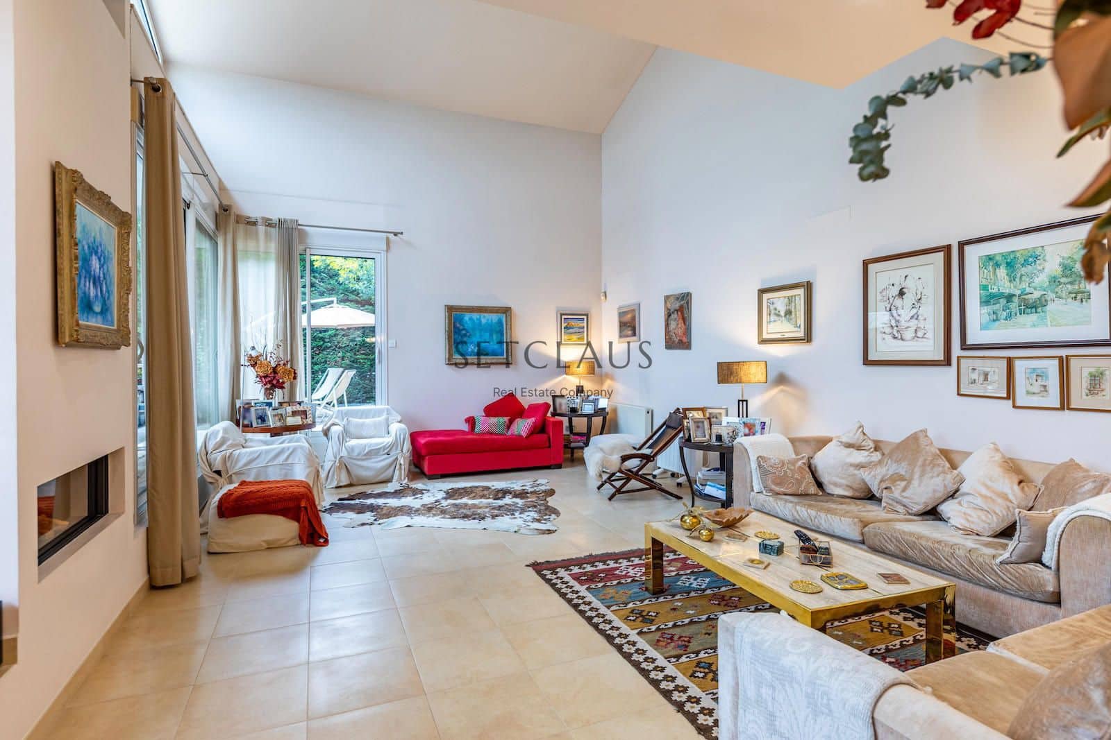 7 soverom Villa til salgs i Vallromanes med svømmebasseng garasje - € 1 900 000 (Ref: 8815055)