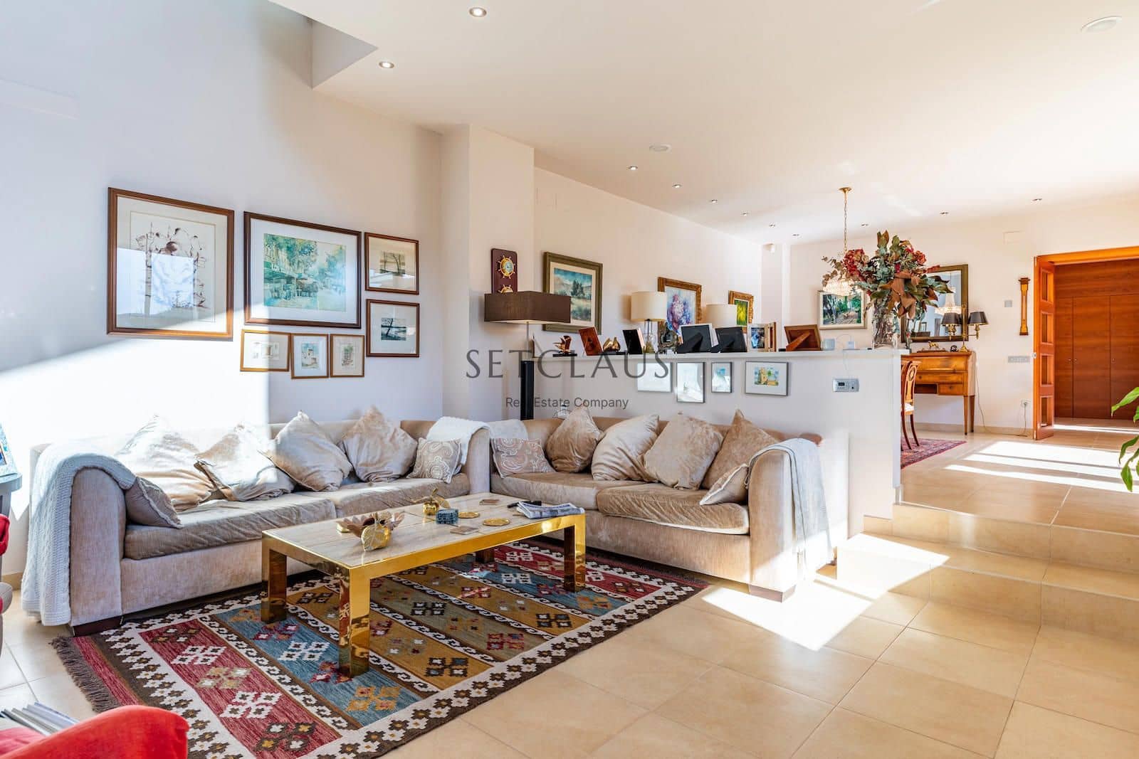 7 soverom Villa til salgs i Vallromanes med svømmebasseng garasje - € 1 900 000 (Ref: 8815055)