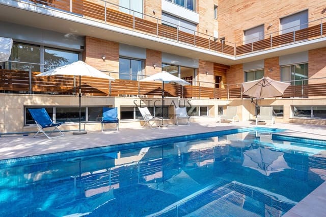 7 soverom Villa til salgs i Vallromanes med svømmebasseng garasje - € 1 900 000 (Ref: 8815055)