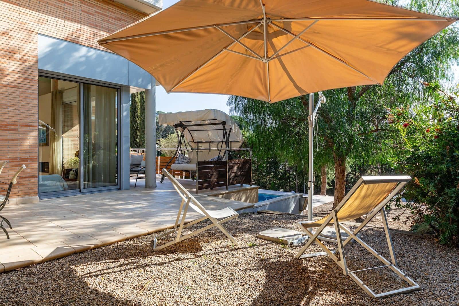 7 soverom Villa til salgs i Vallromanes med svømmebasseng garasje - € 1 900 000 (Ref: 8815055)