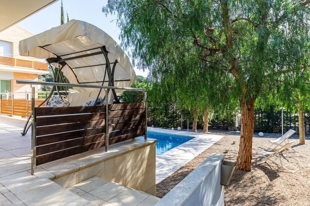 7 soverom Villa til salgs i Vallromanes med svømmebasseng garasje - € 1 900 000 (Ref: 8815055)