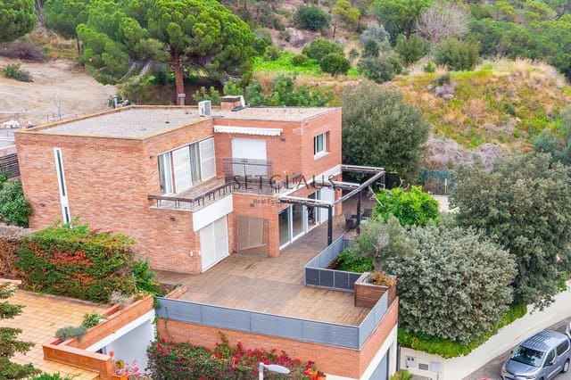 4 bedroom Villa for sale in Teià with pool garage - € 1,400,000 (Ref: 8826969)