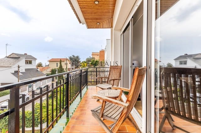 4 soverom Villa til salgs i El Masnou med garasje - € 860 000 (Ref: 8835974)