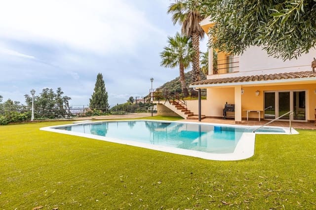 8 soverom Villa til salgs i Badalona med svømmebasseng garasje - € 1 850 000 (Ref: 8868644)