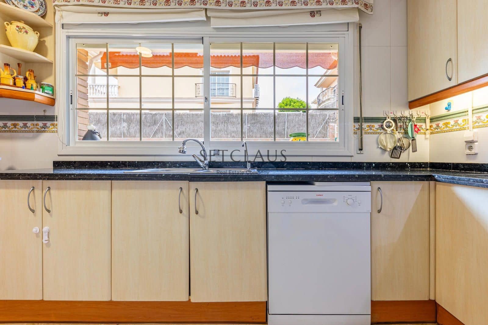 5 soveværelse Villa til salg i Premia de Dalt med swimmingpool garage - € 1.100.000 (Ref: 8873563)