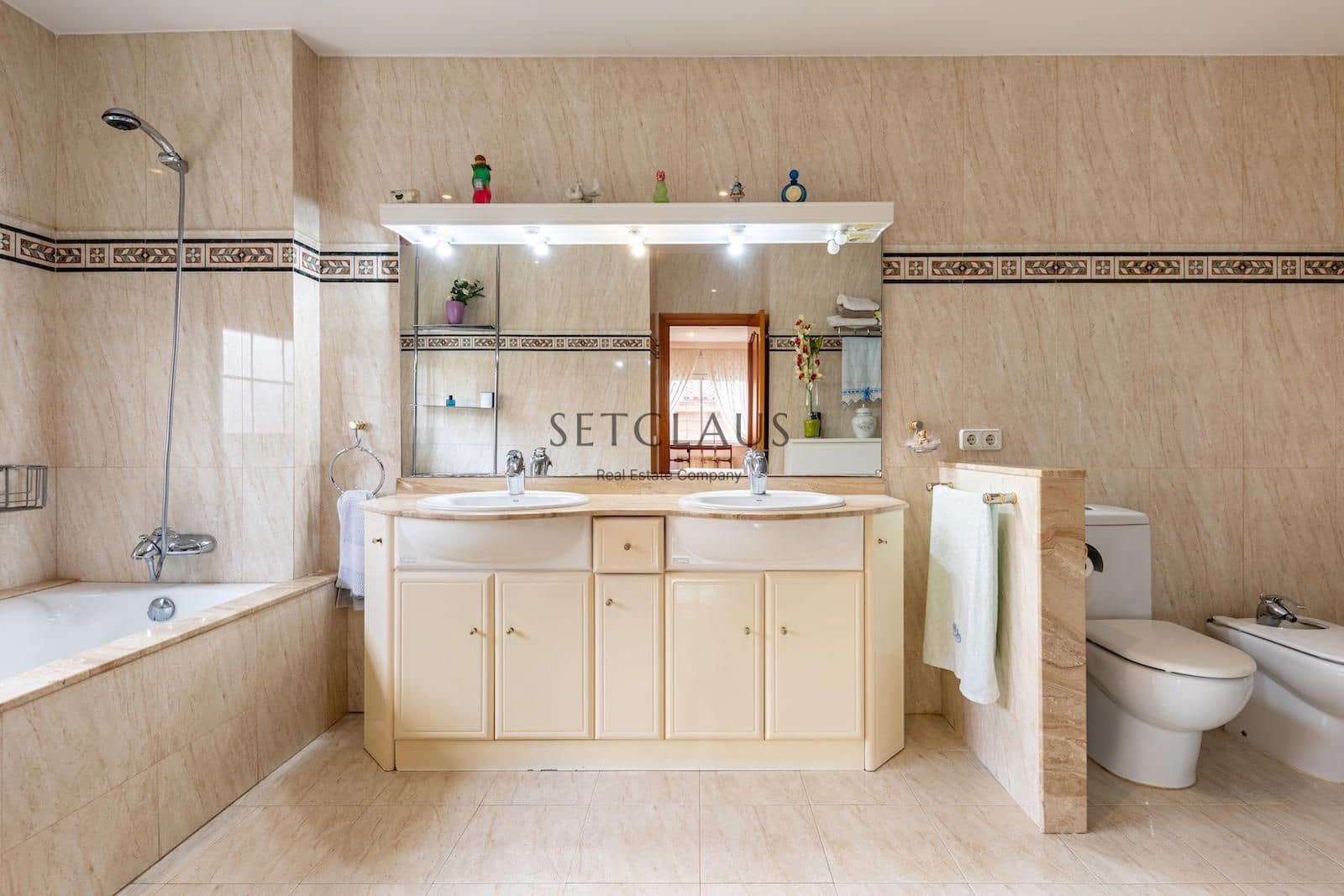 5 soveværelse Villa til salg i Premia de Dalt med swimmingpool garage - € 1.100.000 (Ref: 8873563)