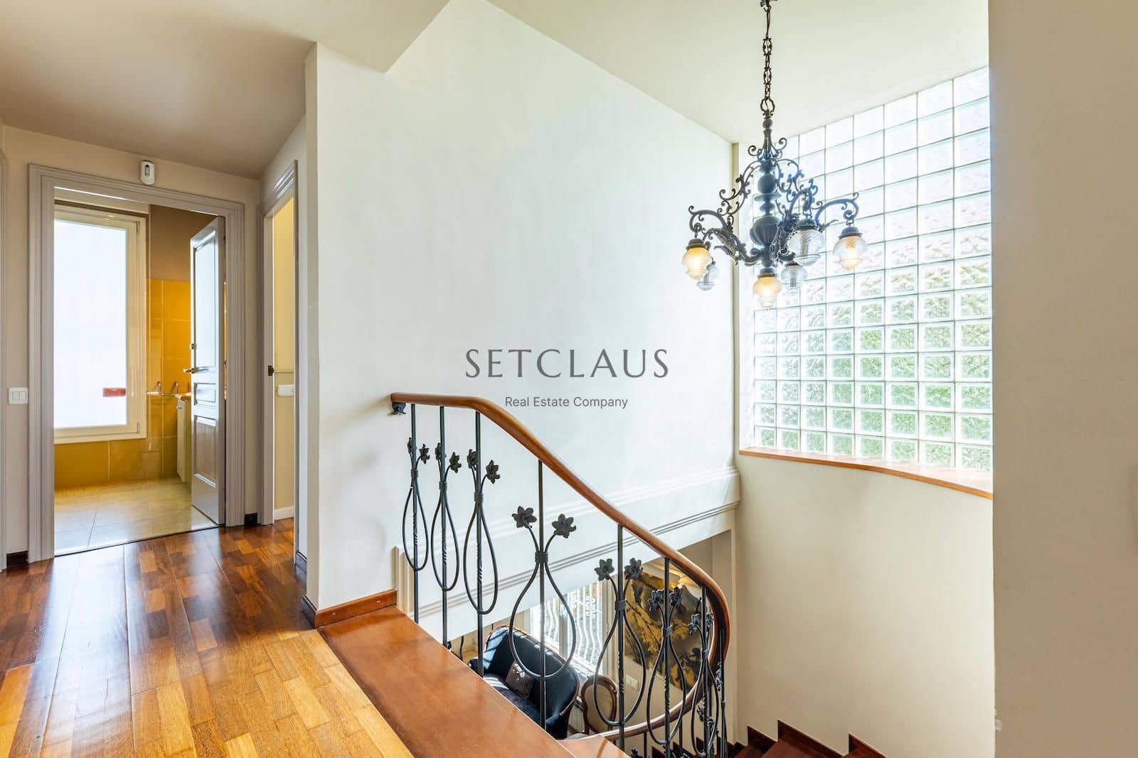 7 soverom Villa til salgs i El Masnou med svømmebasseng garasje - € 1 800 000 (Ref: 8898108)