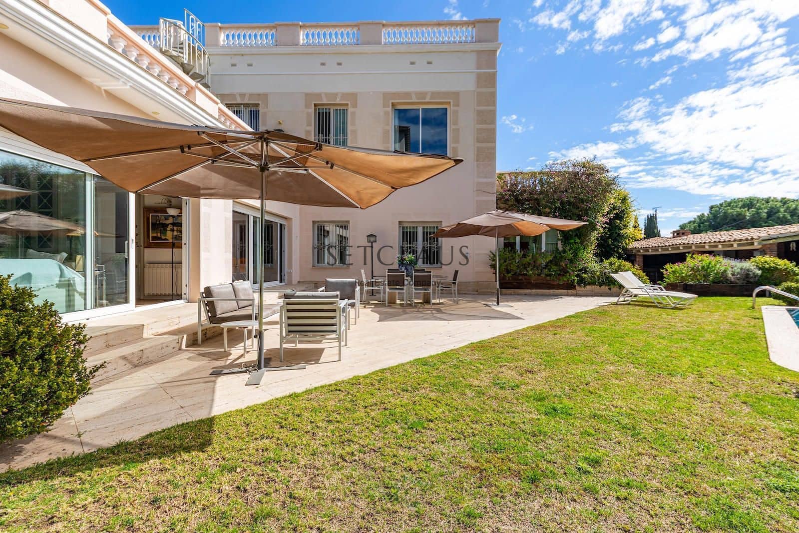 7 soverom Villa til salgs i El Masnou med svømmebasseng garasje - € 1 800 000 (Ref: 8898108)