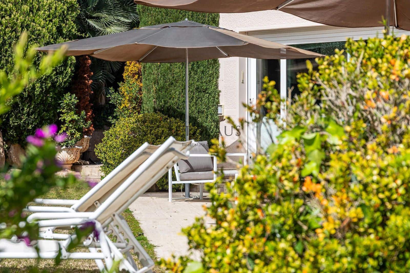 7 soverom Villa til salgs i El Masnou med svømmebasseng garasje - € 1 800 000 (Ref: 8898108)