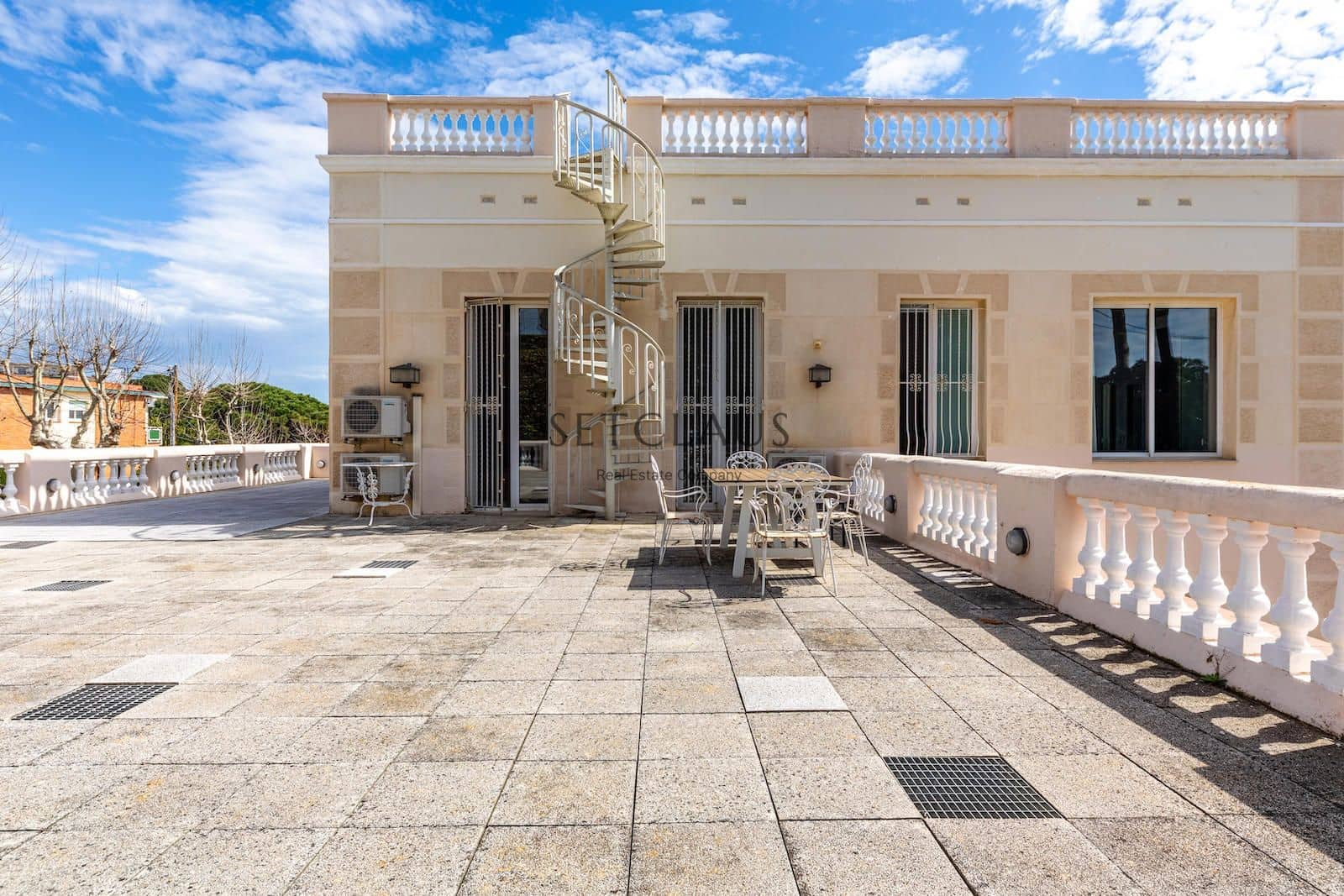 Chalet de 7 habitaciones en El Masnou en venta con piscina garaje - 1.670.000 € (Ref: 8898108)