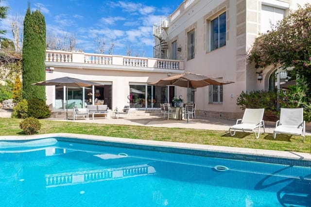 7 soverom Villa til salgs i El Masnou med svømmebasseng garasje - € 1 800 000 (Ref: 8898108)