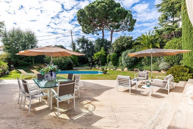 7 soverom Villa til salgs i El Masnou med svømmebasseng garasje - € 1 800 000 (Ref: 8898108)