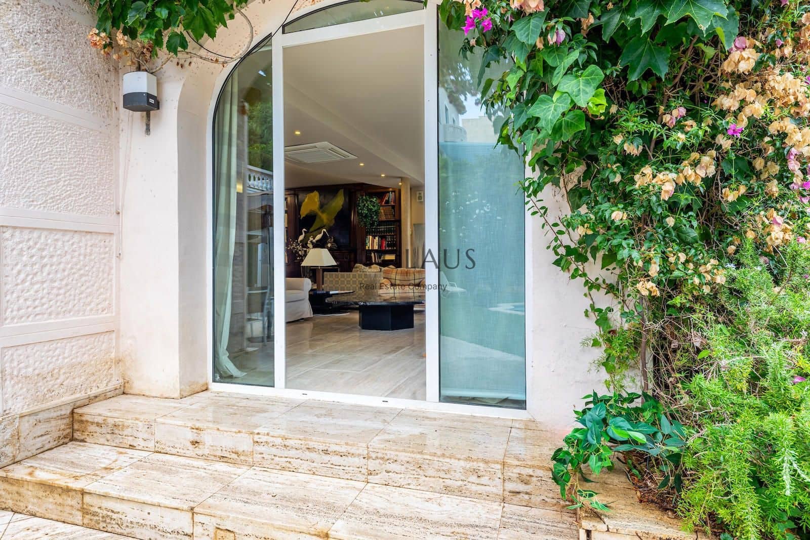 7 soverom Villa til salgs i El Masnou med svømmebasseng garasje - € 1 800 000 (Ref: 8898108)