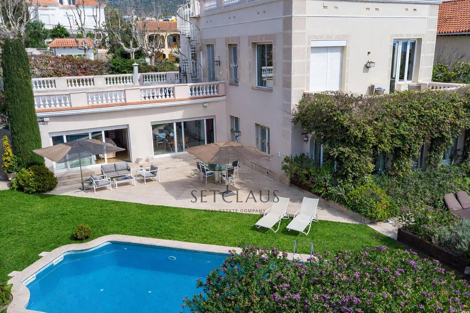 7 slaapkamer Villa te koop in El Masnou met zwembad garage - € 1.670.000 (Ref: 8898108)