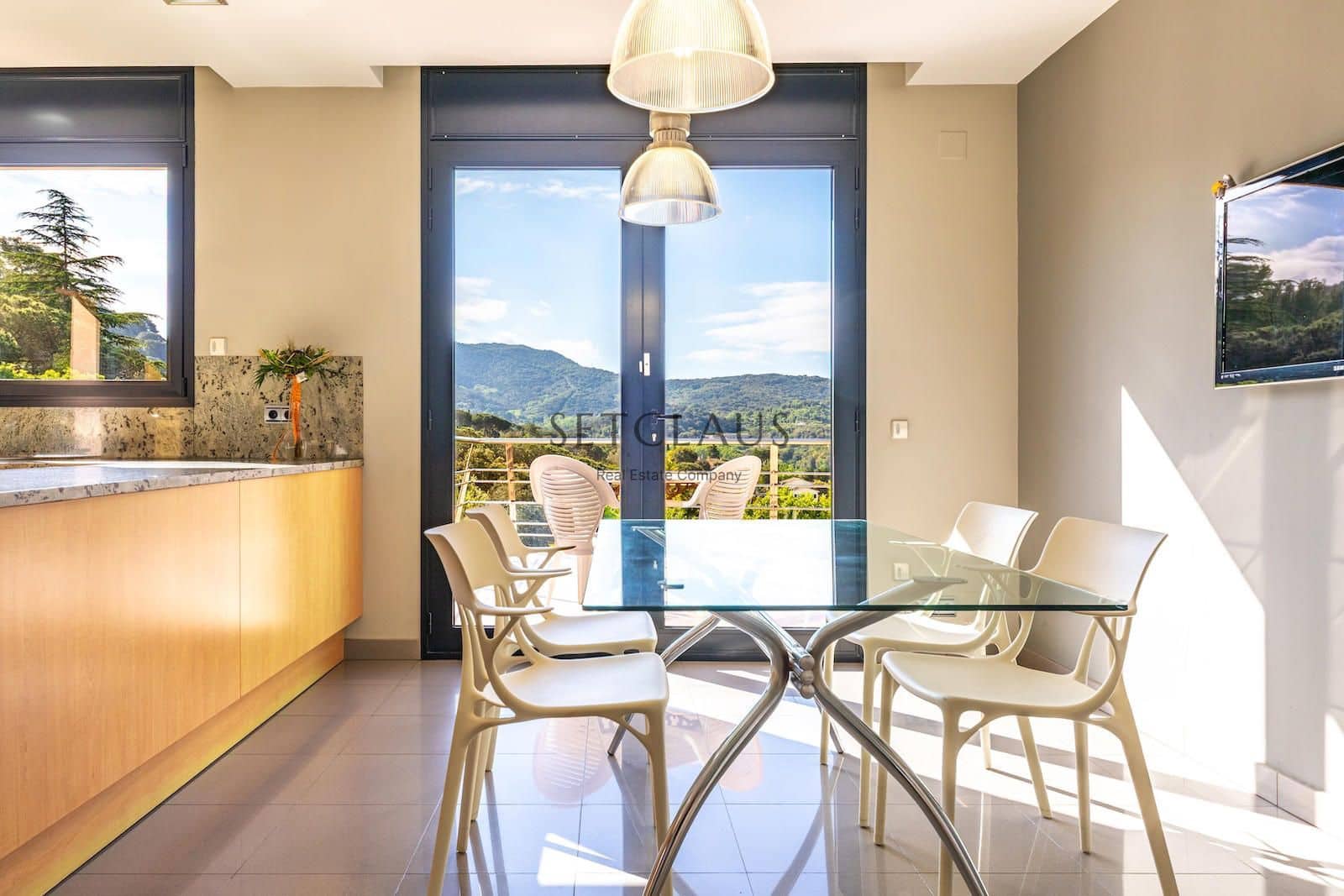 5 soveværelse Villa til salg i Vallromanes med swimmingpool garage - € 1.495.000 (Ref: 8969007)