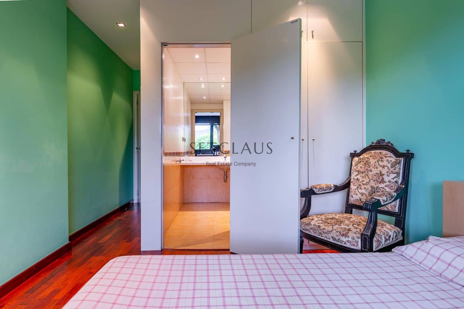 5 soveværelse Villa til salg i Vallromanes med swimmingpool garage - € 1.495.000 (Ref: 8969007)