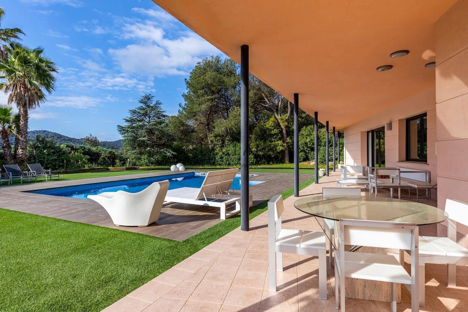 5 soveværelse Villa til salg i Vallromanes med swimmingpool garage - € 1.495.000 (Ref: 8969007)