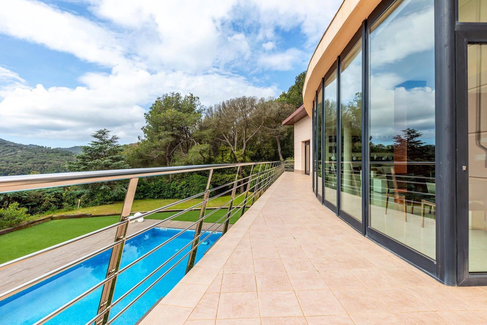 5 soveværelse Villa til salg i Vallromanes med swimmingpool garage - € 1.495.000 (Ref: 8969007)