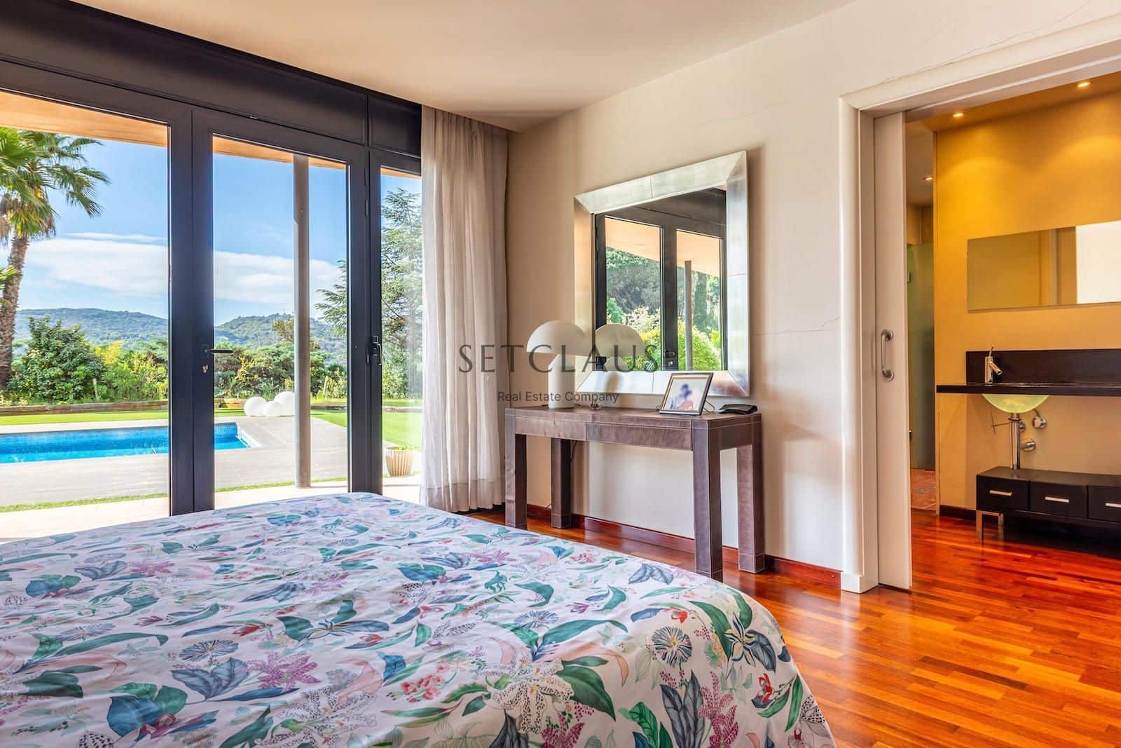 5 soveværelse Villa til salg i Vallromanes med swimmingpool garage - € 1.495.000 (Ref: 8969007)