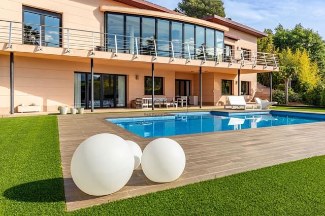 5 soverom Villa til salgs i Vallromanes med svømmebasseng garasje - € 1 495 000 (Ref: 8969007)