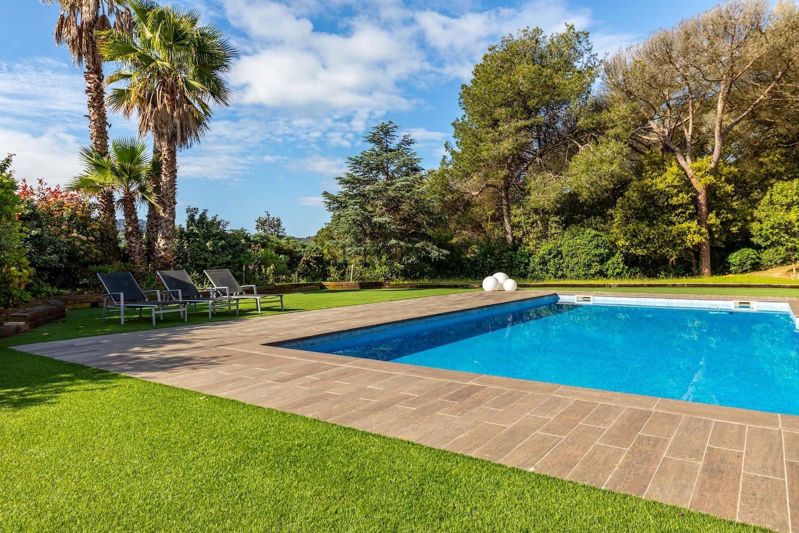 5 soveværelse Villa til salg i Vallromanes med swimmingpool garage - € 1.495.000 (Ref: 8969007)