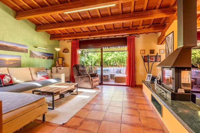 5 bedroom Villa for sale in Argentona with garage - € 948,000 (Ref: 9001969)