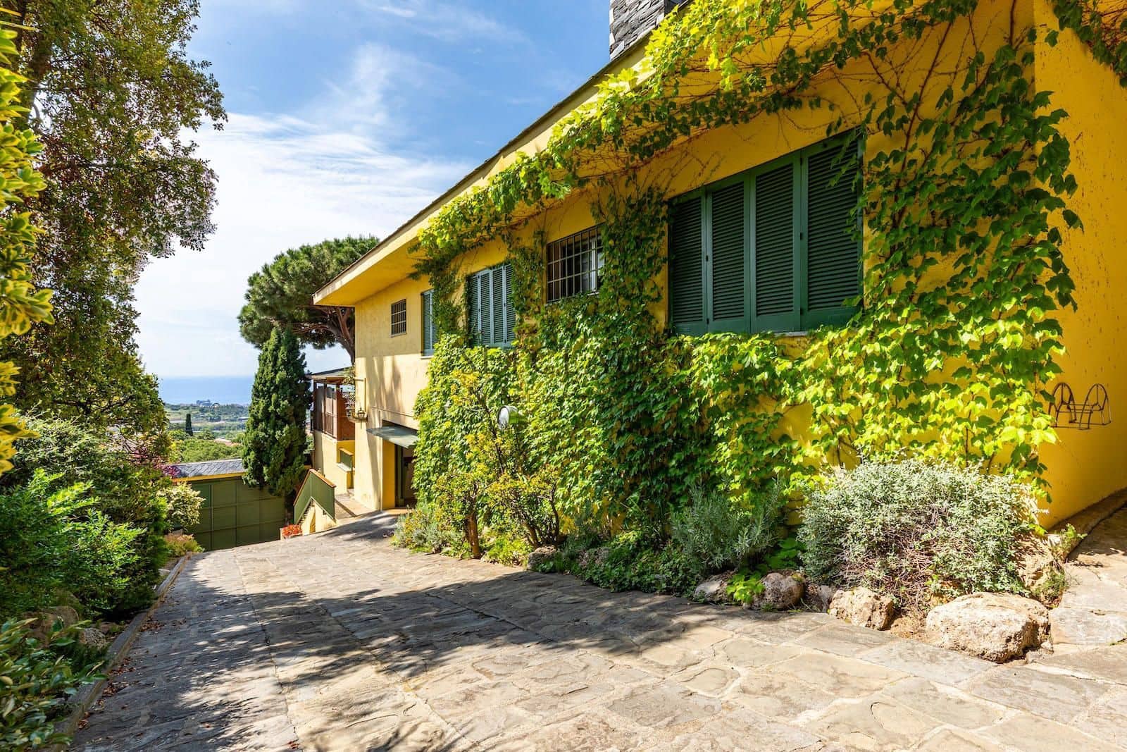 10 soveværelse Villa til salg i Badalona med swimmingpool garage - € 1.600.000 (Ref: 9002518)