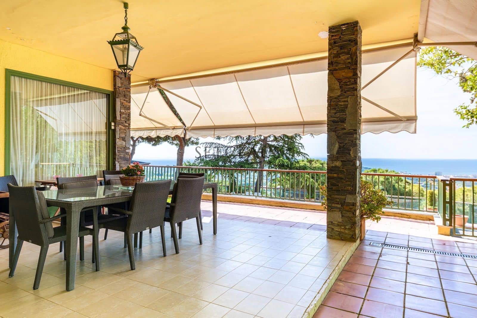 10 soveværelse Villa til salg i Badalona med swimmingpool garage - € 1.600.000 (Ref: 9002518)