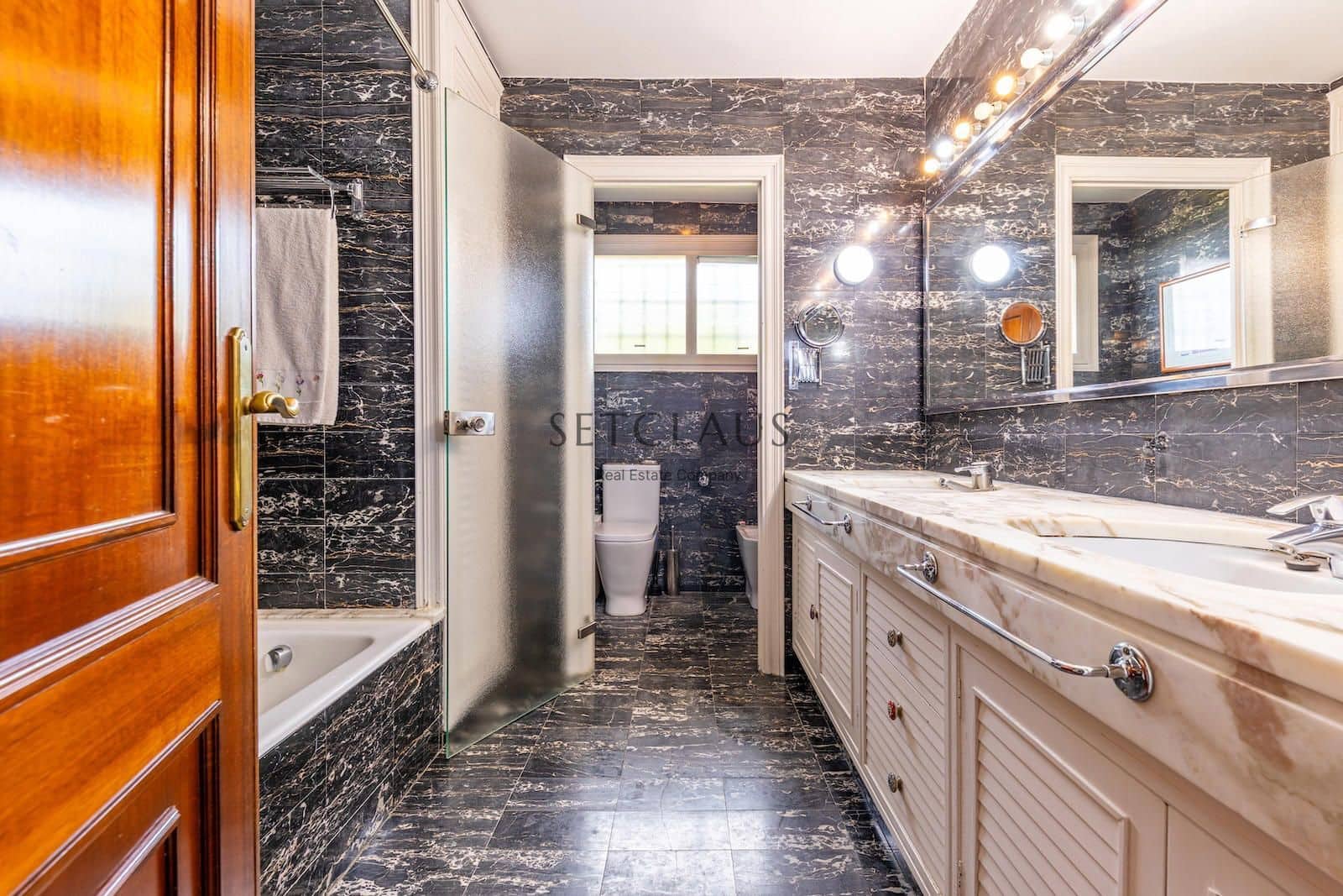 10 soveværelse Villa til salg i Badalona med swimmingpool garage - € 1.600.000 (Ref: 9002518)