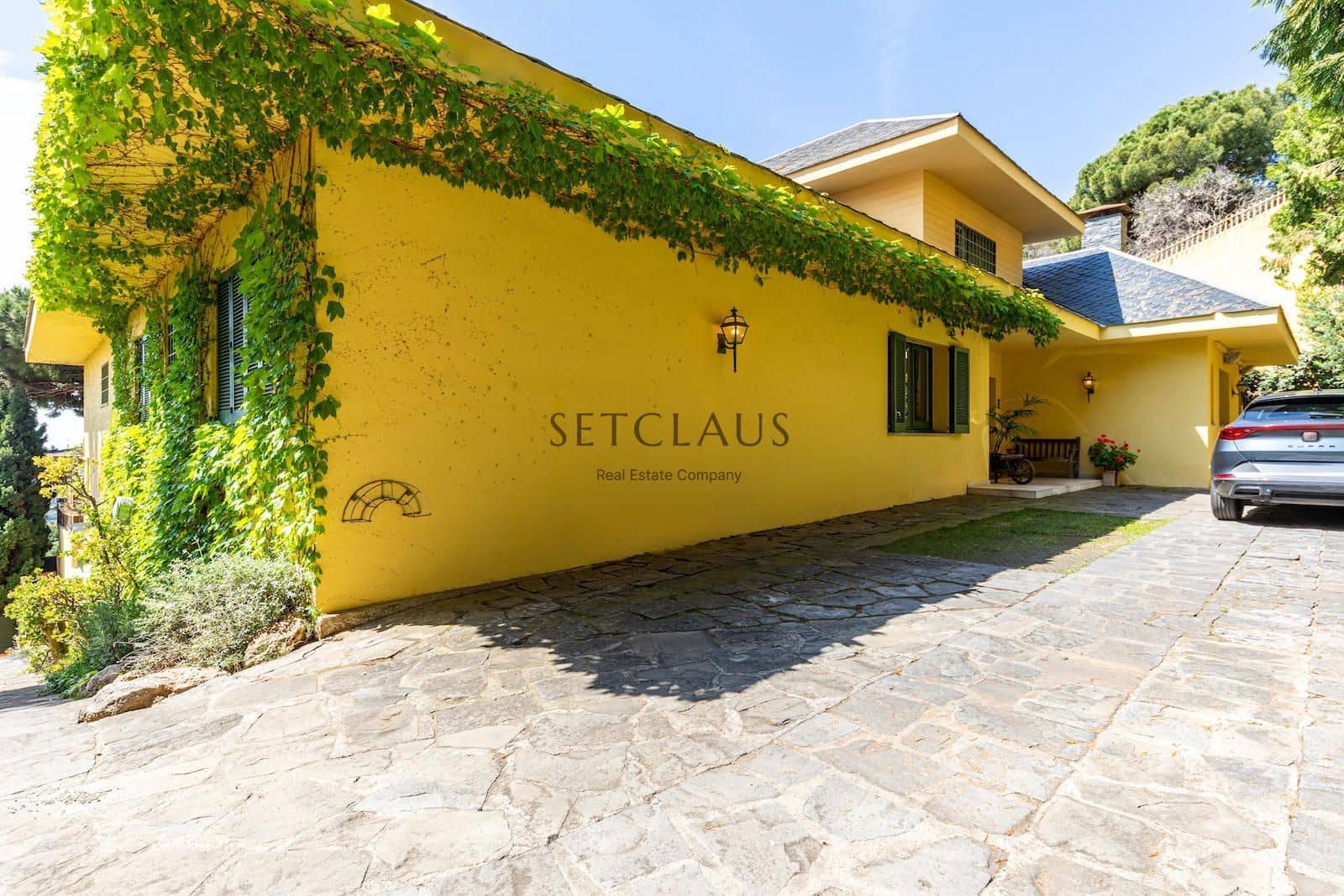 10 soveværelse Villa til salg i Badalona med swimmingpool garage - € 1.600.000 (Ref: 9002518)