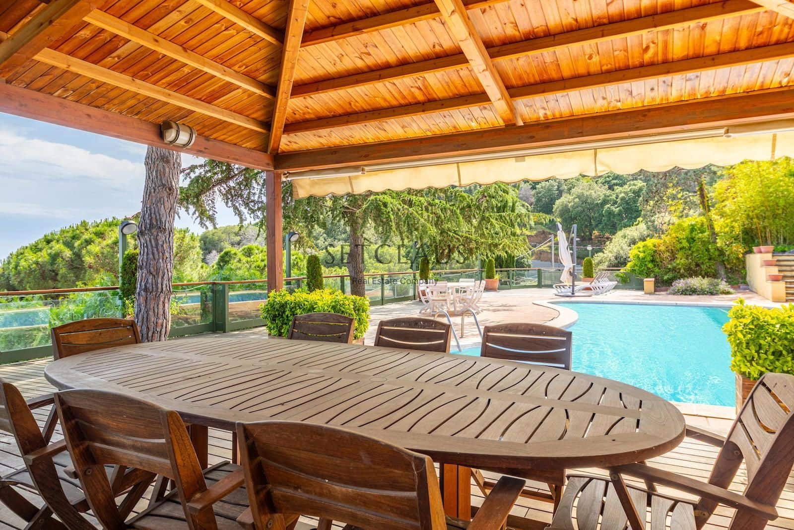 10 soveværelse Villa til salg i Badalona med swimmingpool garage - € 1.600.000 (Ref: 9002518)