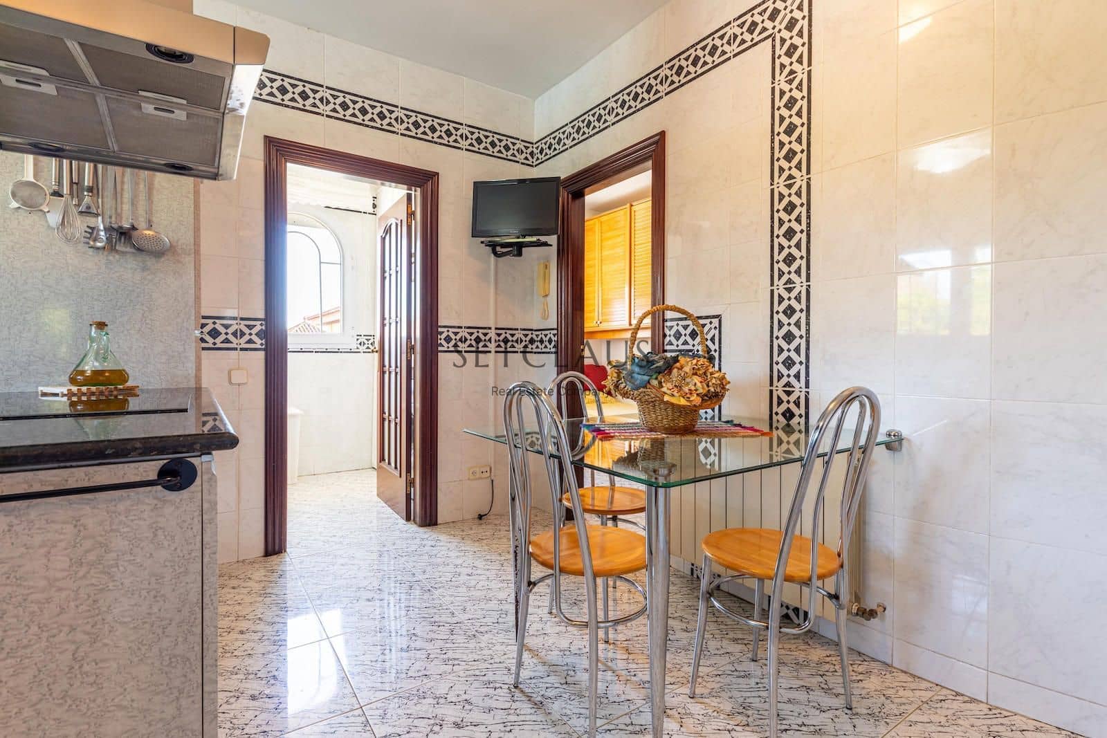 5 soverom Villa til salgs i Alella med svømmebasseng garasje - € 1 090 000 (Ref: 9009365)