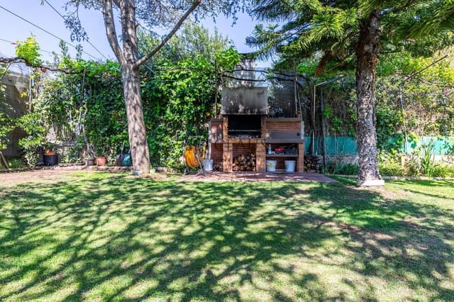 5 soverom Villa til salgs i Alella med svømmebasseng garasje - € 1 090 000 (Ref: 9009365)