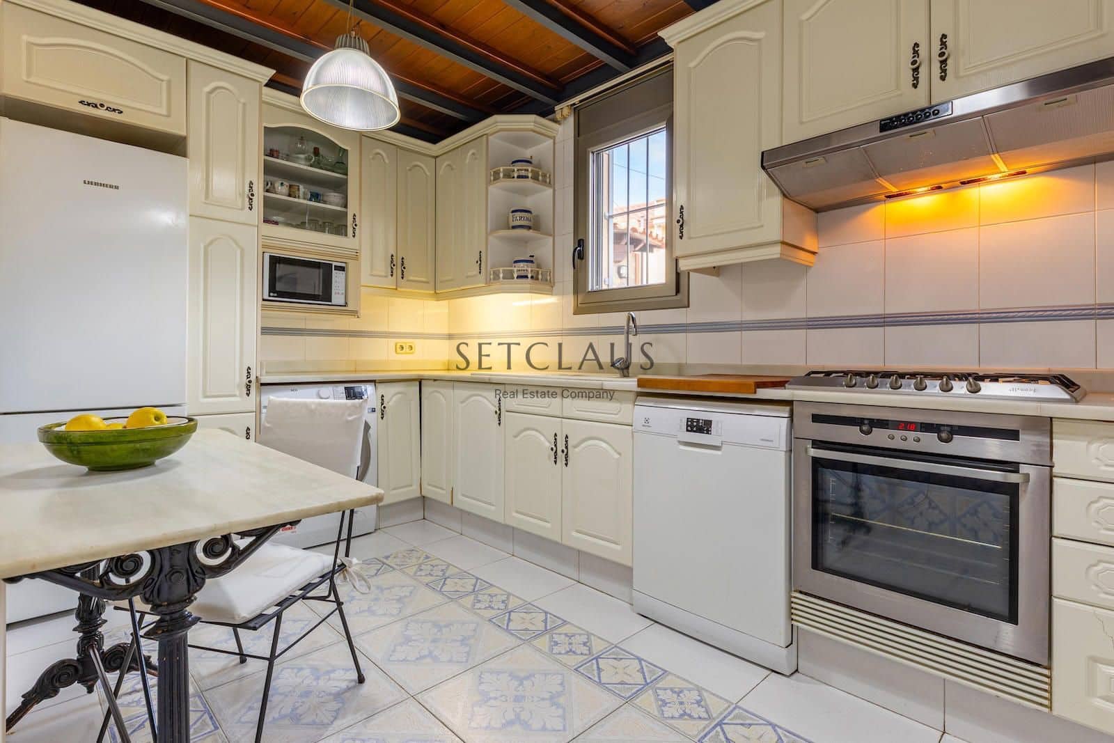 4 bedroom Villa for sale in Teia with pool garage - € 770,000 (Ref: 9035542)