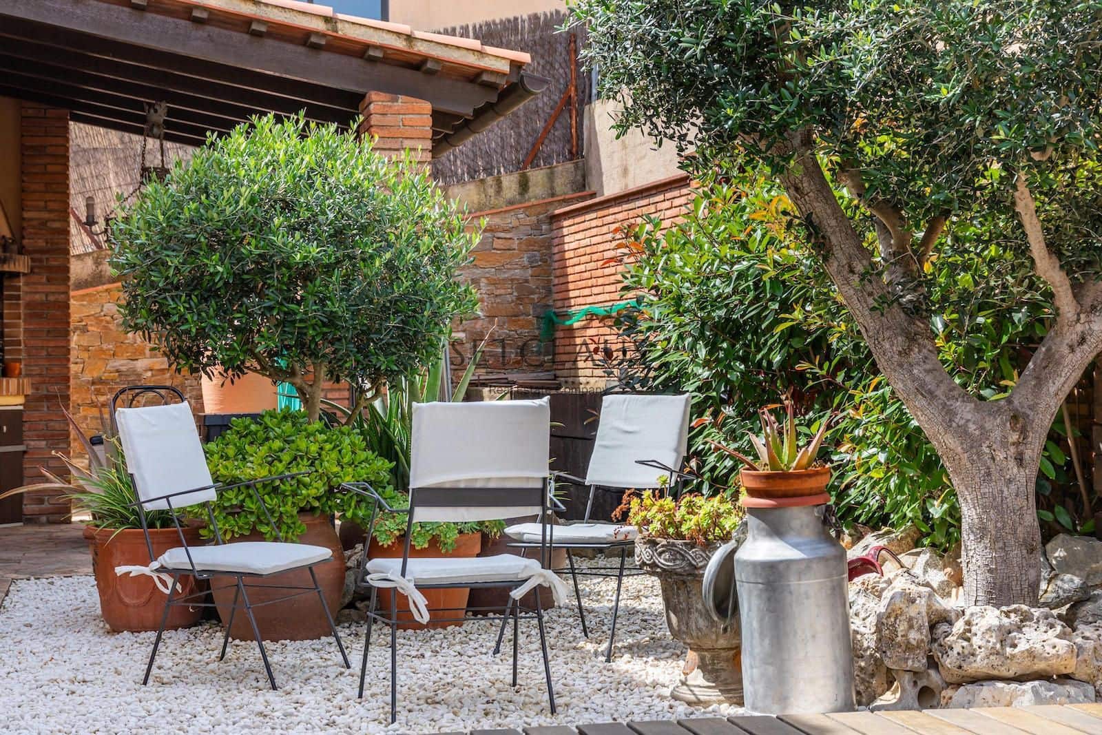 4 bedroom Villa for sale in Teia with pool garage - € 770,000 (Ref: 9035542)