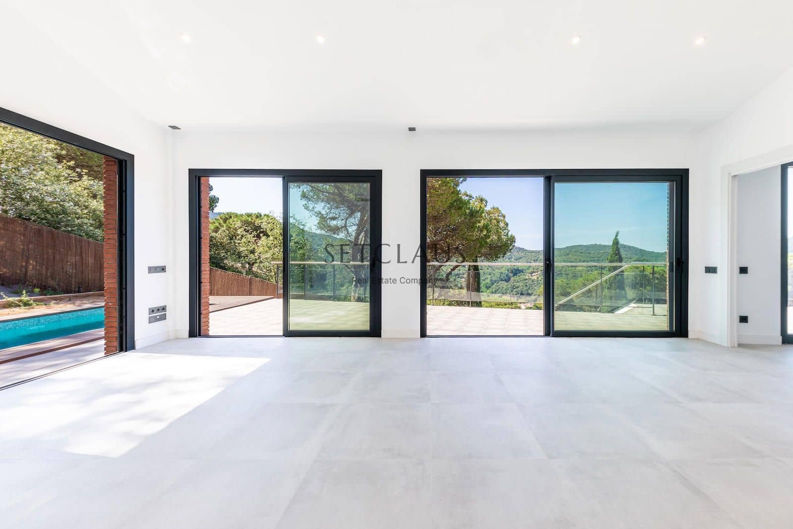 5 soverom Villa til salgs i Vallromanes med svømmebasseng garasje - € 790 000 (Ref: 9072902)