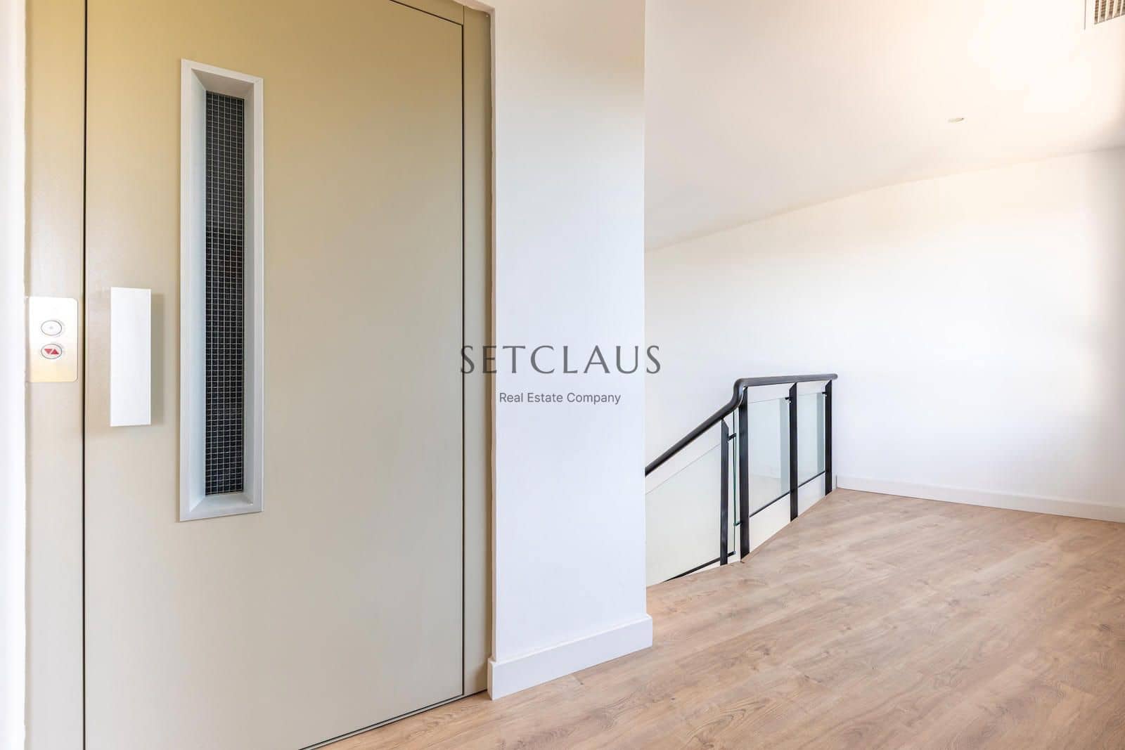 5 soverom Villa til salgs i Vallromanes med svømmebasseng garasje - € 790 000 (Ref: 9072902)