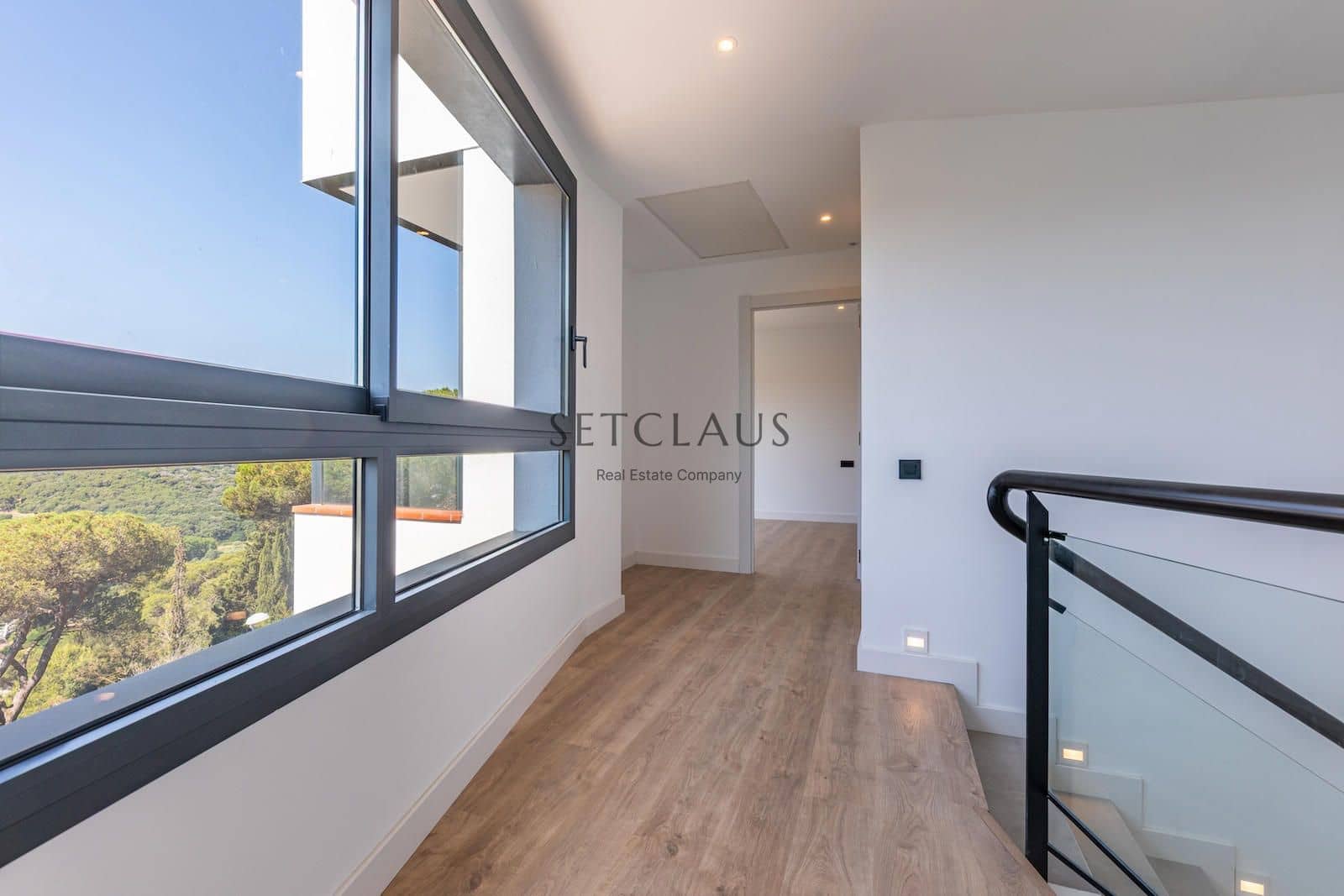 5 soverom Villa til salgs i Vallromanes med svømmebasseng garasje - € 790 000 (Ref: 9072902)