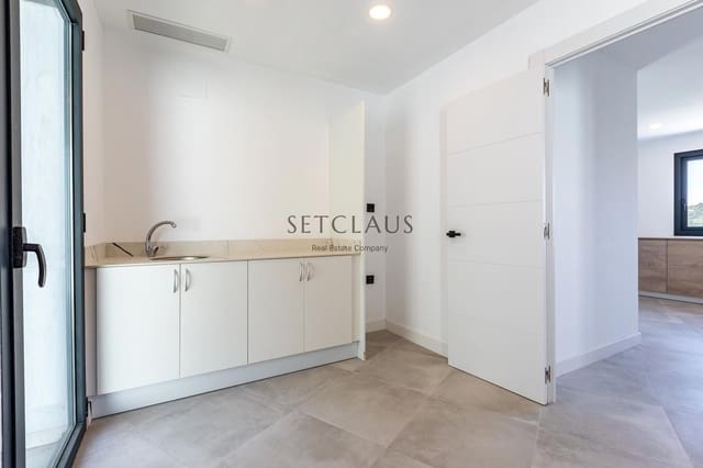 5 soverom Villa til salgs i Vallromanes med svømmebasseng garasje - € 790 000 (Ref: 9072902)