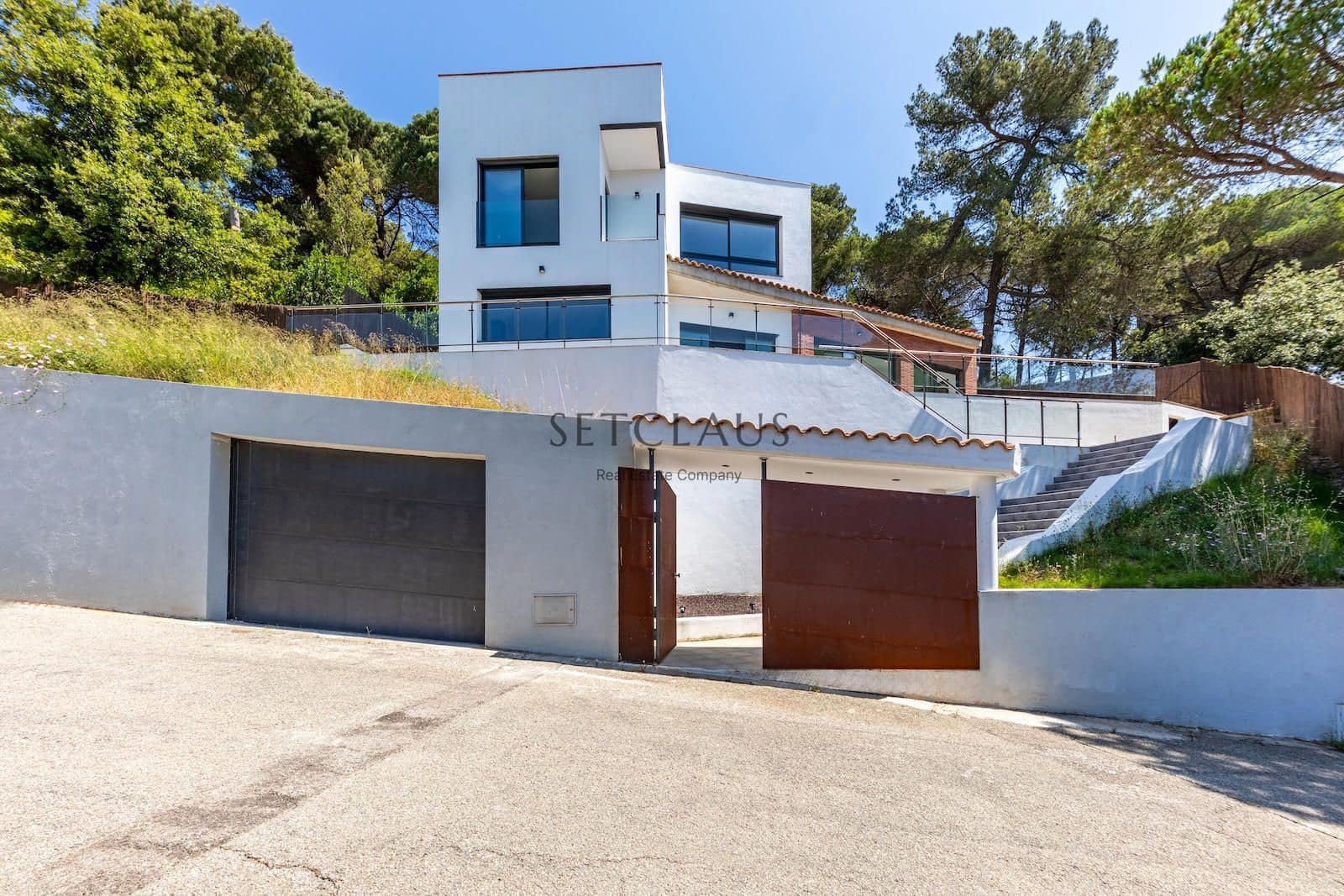 5 soverom Villa til salgs i Vallromanes med svømmebasseng garasje - € 790 000 (Ref: 9072902)