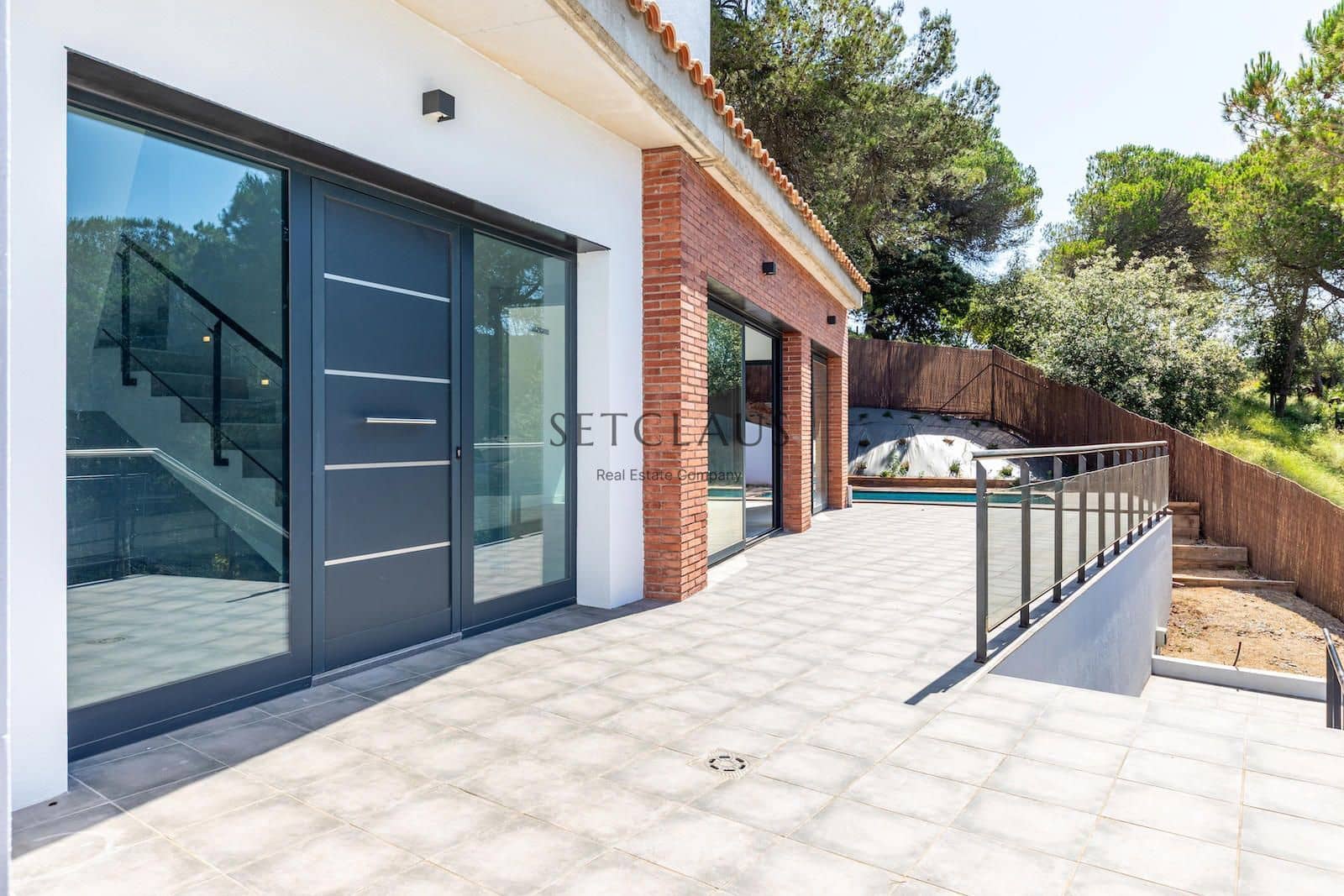 5 soverom Villa til salgs i Vallromanes med svømmebasseng garasje - € 790 000 (Ref: 9072902)