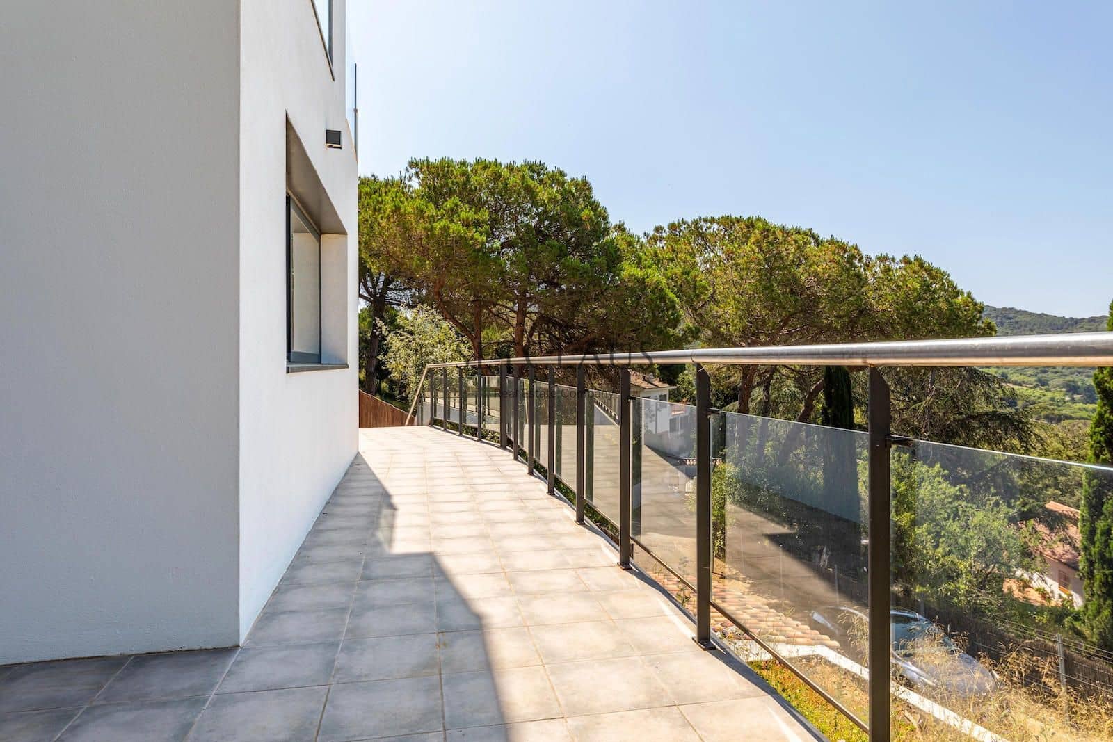 5 soverom Villa til salgs i Vallromanes med svømmebasseng garasje - € 790 000 (Ref: 9072902)