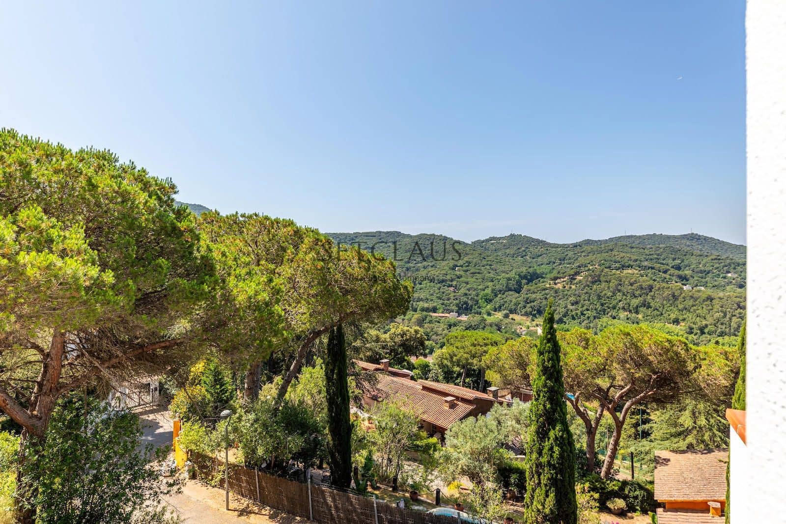 5 soverom Villa til salgs i Vallromanes med svømmebasseng garasje - € 790 000 (Ref: 9072902)